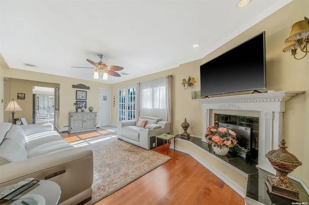 54 W Denis Lane Coram NY 11727