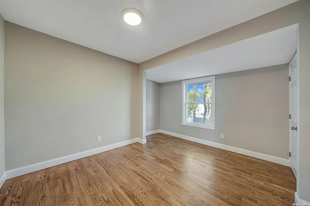 95 E Roosevelt Avenue Roosevelt NY 11575