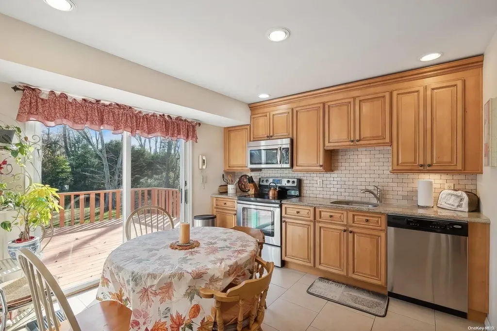 9 North Avenue Smithtown NY 11787