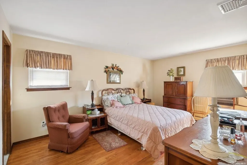 9 North Avenue Smithtown NY 11787