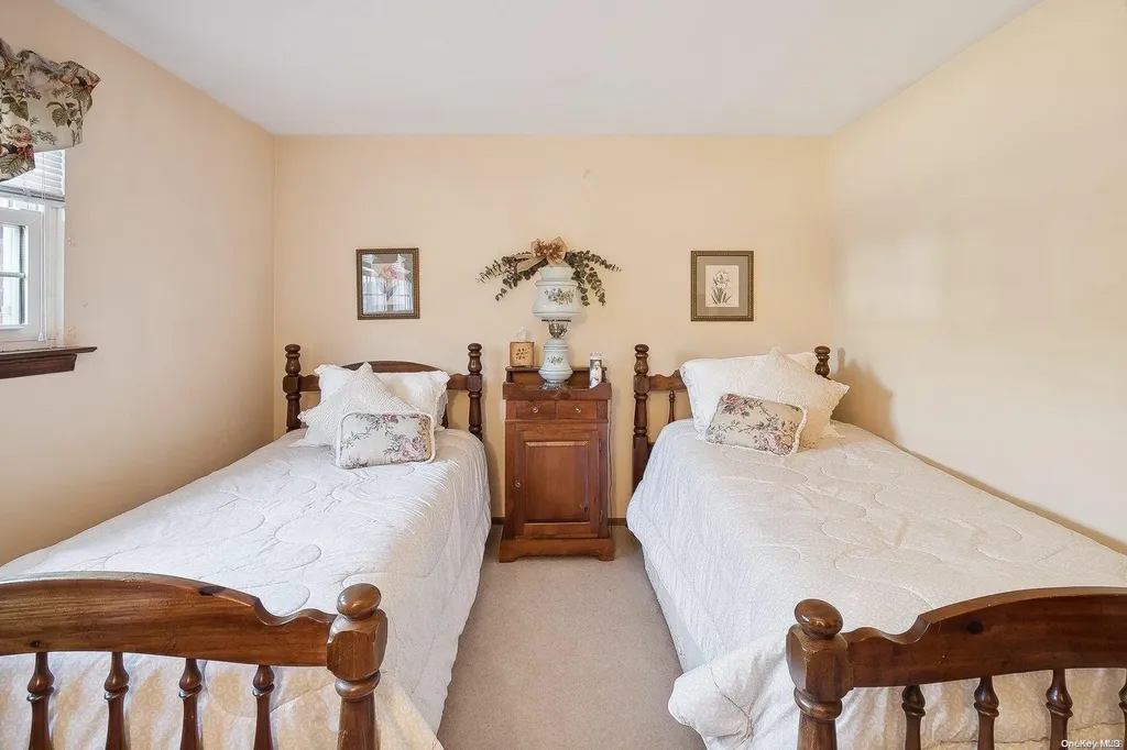9 North Avenue Smithtown NY 11787