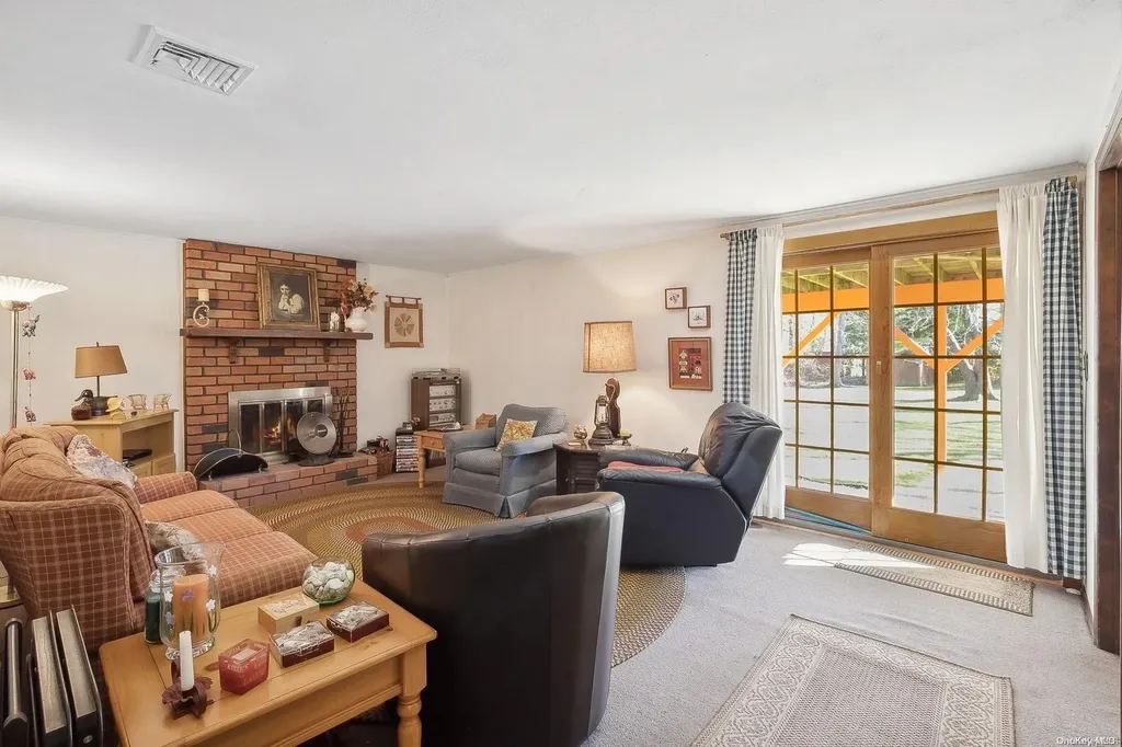 9 North Avenue Smithtown NY 11787