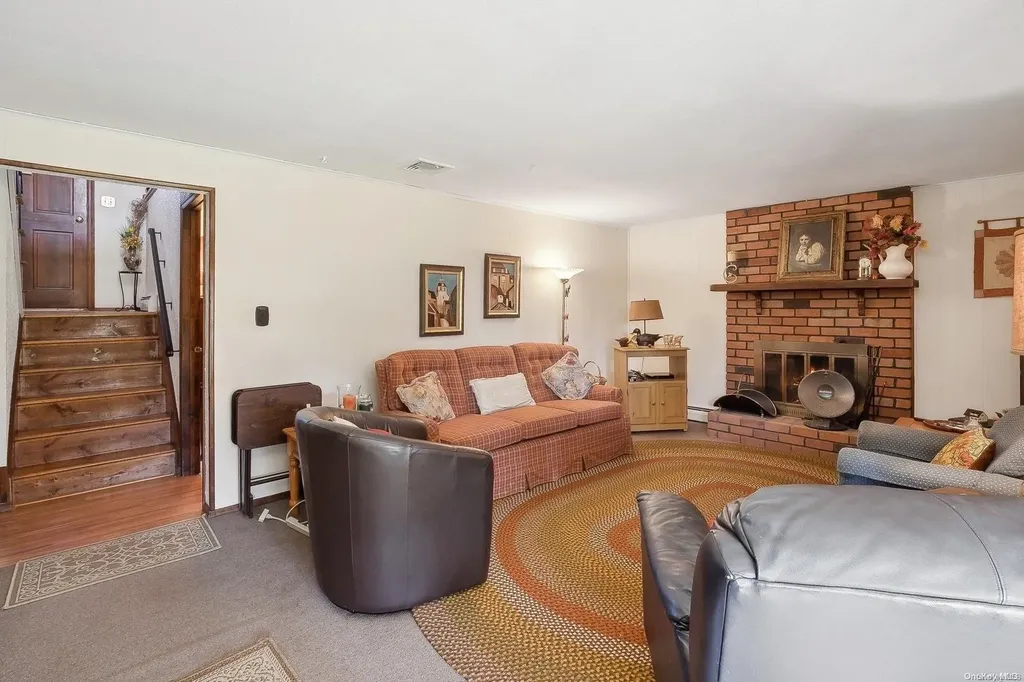 9 North Avenue Smithtown NY 11787