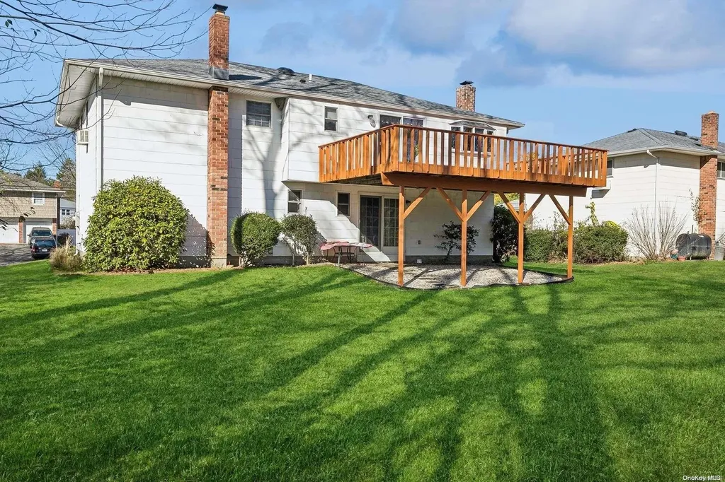 9 North Avenue Smithtown NY 11787
