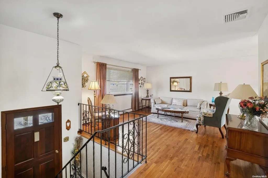 9 North Avenue Smithtown NY 11787