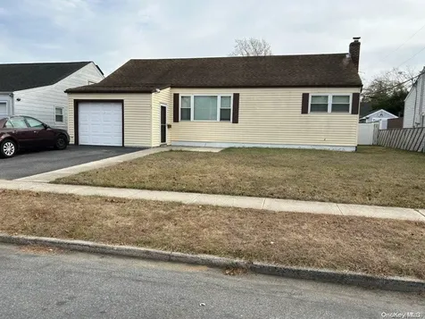 72 E June Street Lindenhurst NY 11757