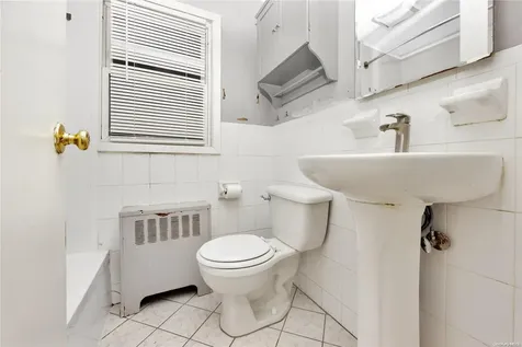 521 18th Street West Babylon NY 11704