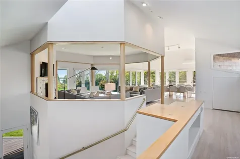 33 Ocean Avenue East Hampton NY 11937