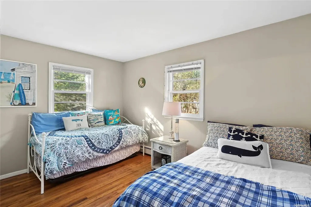 21 Old Squiretown Road Hampton Bays NY 11946