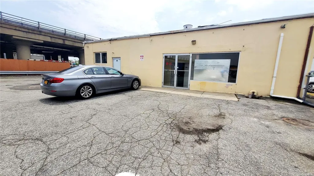 55 Broadway Hicksville NY 11801