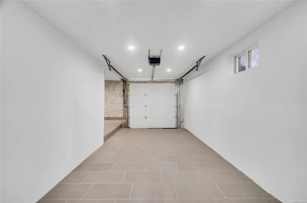 21 Ravine Road Great Neck NY 11023