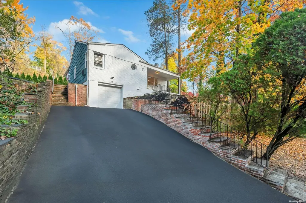 21 Ravine Road Great Neck NY 11023