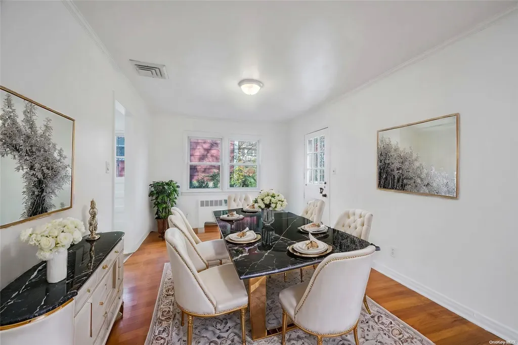 21 Ravine Road Great Neck NY 11023