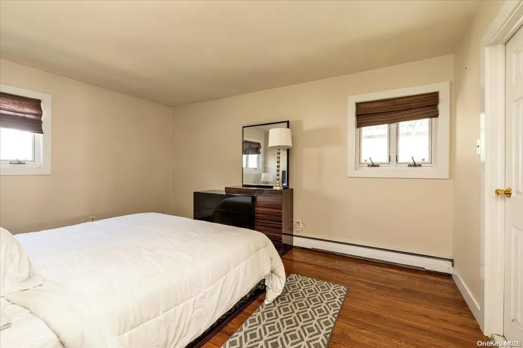 18 Page Drive Hicksville NY 11801