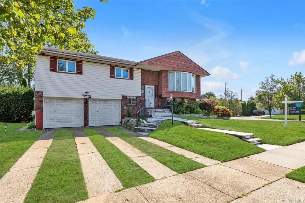 18 Page Drive Hicksville NY 11801