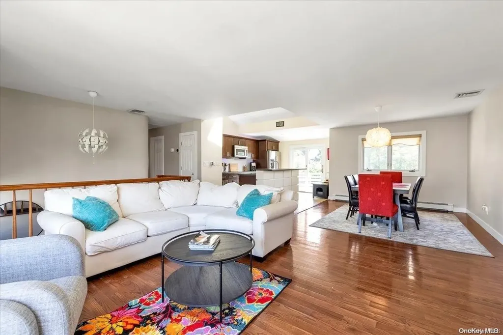 18 Page Drive Hicksville NY 11801