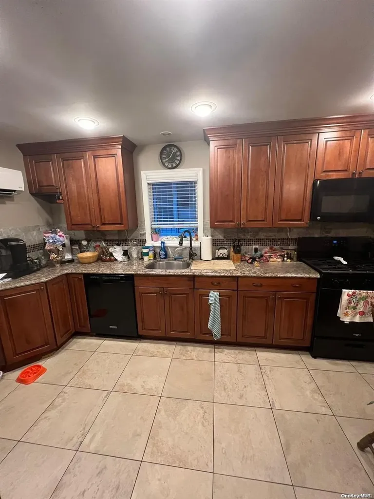 255 Spring Street Lawrence NY 11559