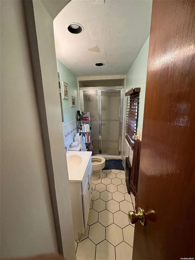 255 Spring Street Lawrence NY 11559