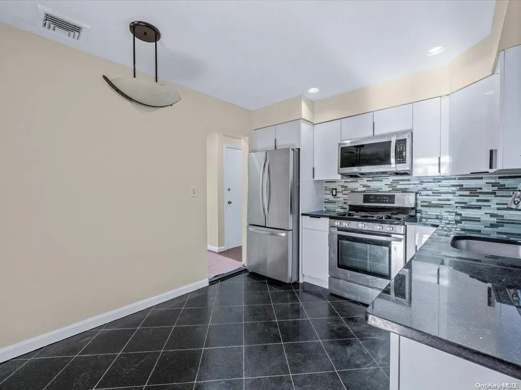 245 Rockaway Parkway Valley Stream NY 11580