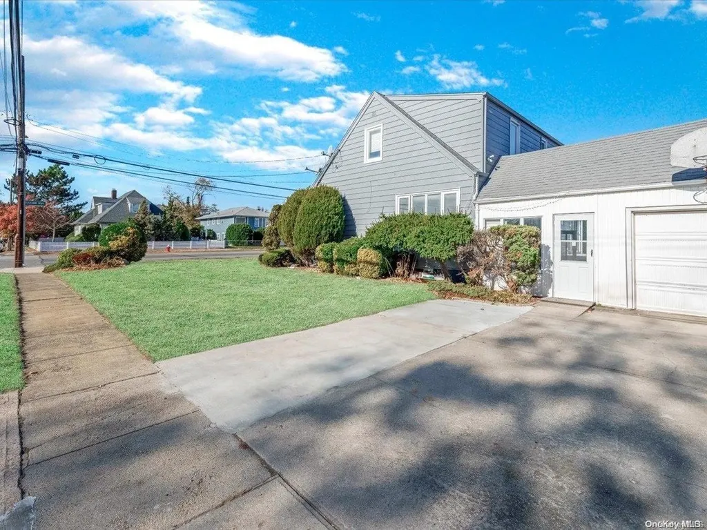 245 Rockaway Parkway Valley Stream NY 11580