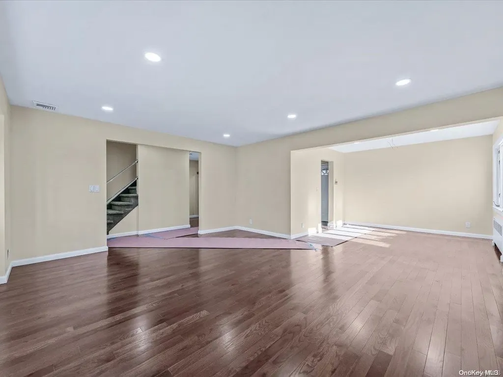 245 Rockaway Parkway Valley Stream NY 11580