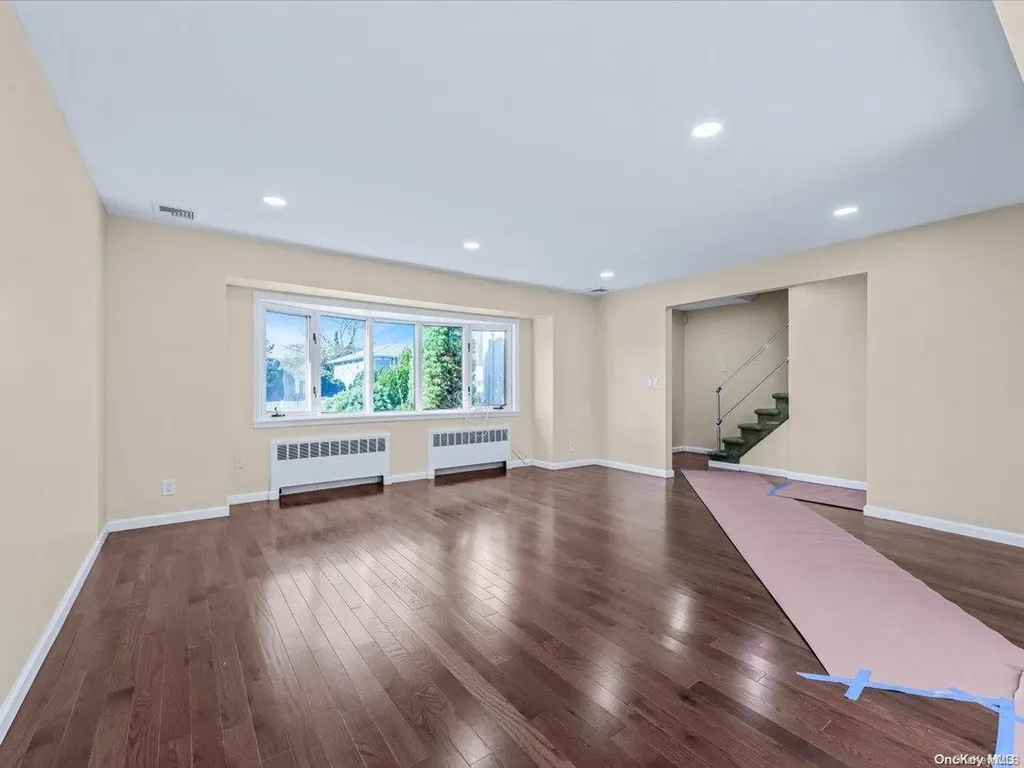 245 Rockaway Parkway Valley Stream NY 11580