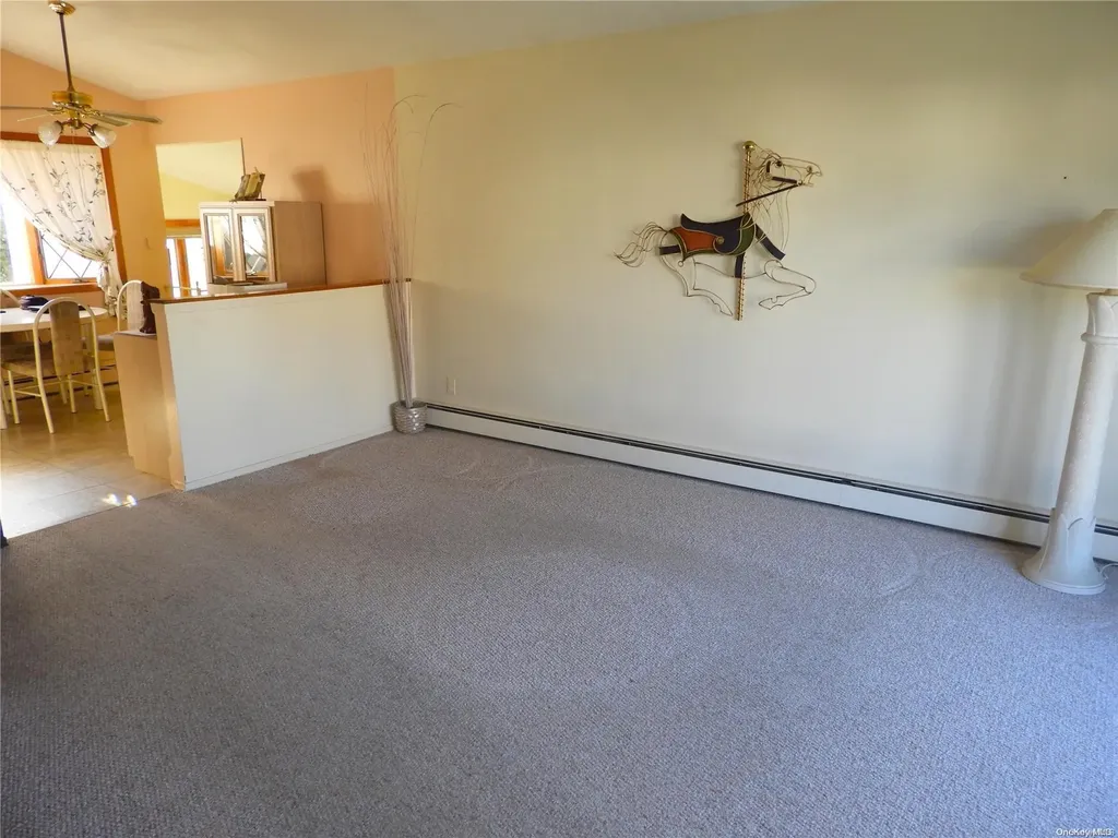 180 Tremont Road Lindenhurst NY 11757