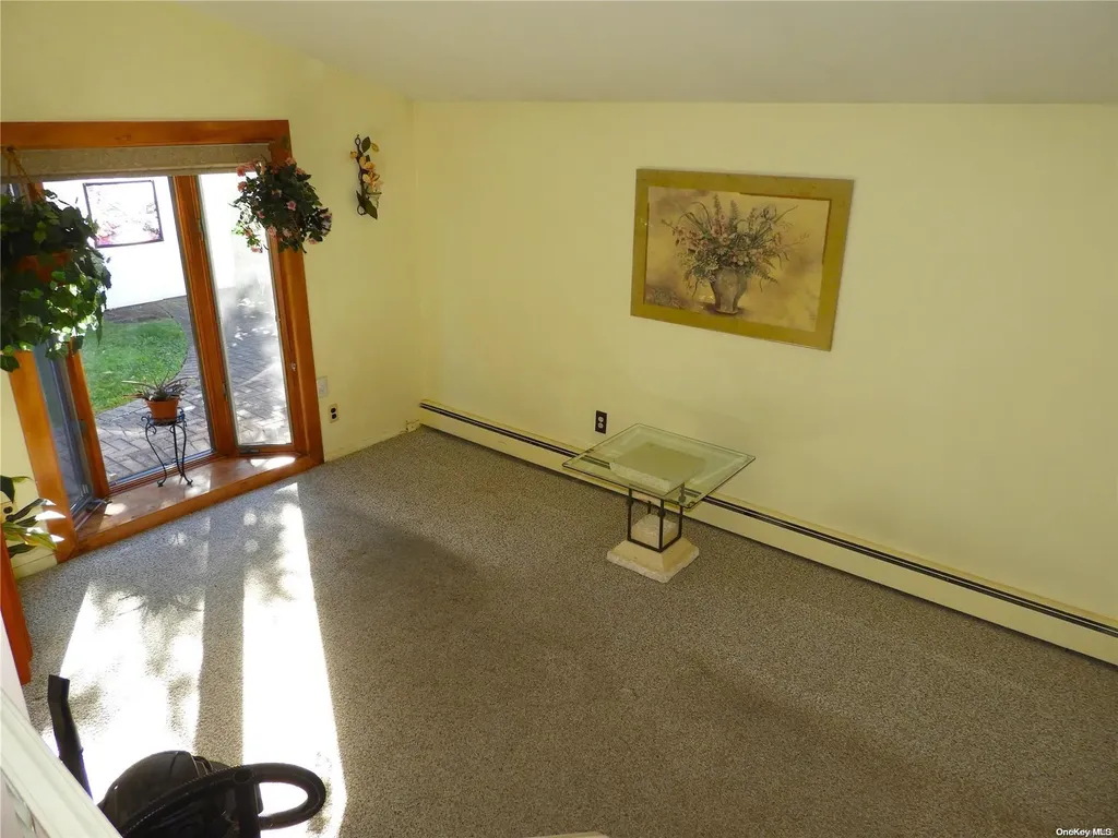 180 Tremont Road Lindenhurst NY 11757