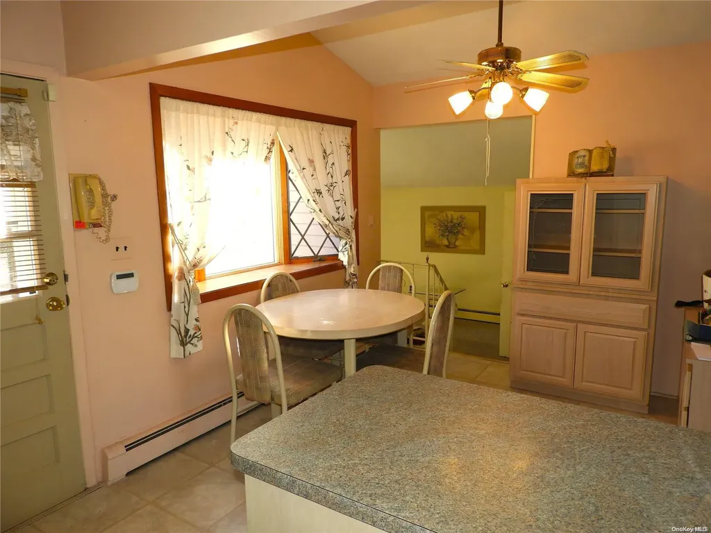 180 Tremont Road Lindenhurst NY 11757