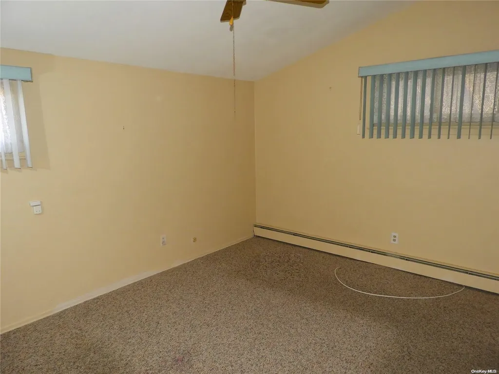 180 Tremont Road Lindenhurst NY 11757