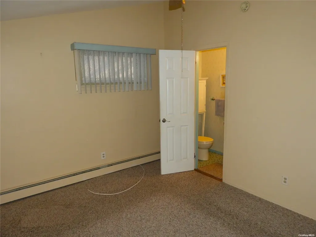 180 Tremont Road Lindenhurst NY 11757