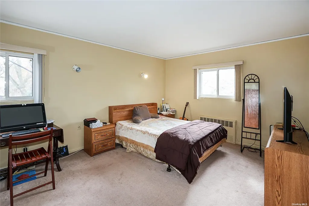 20 Rolling Hill Road Old Westbury NY 11568