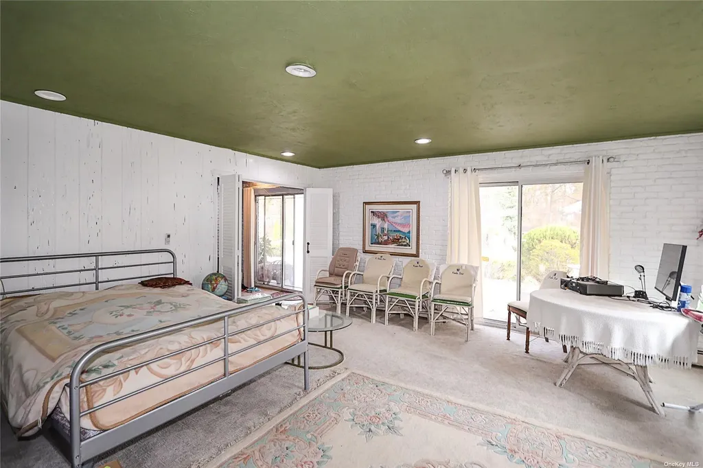 20 Rolling Hill Road Old Westbury NY 11568