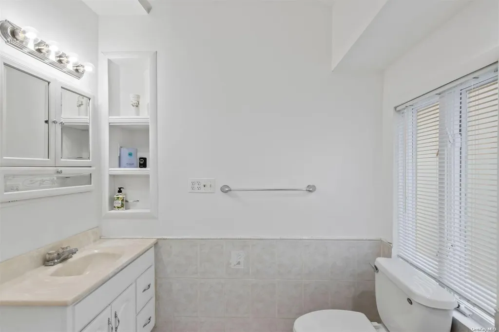 17 Overhill Road Shoreham NY 11786