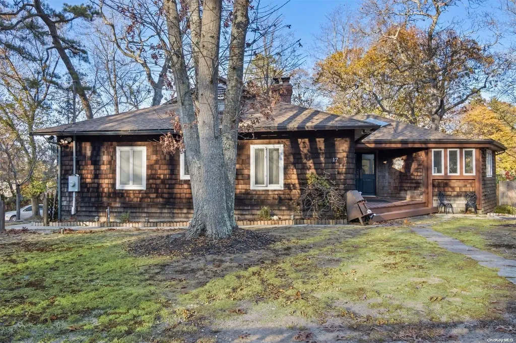 17 Overhill Road Shoreham NY 11786