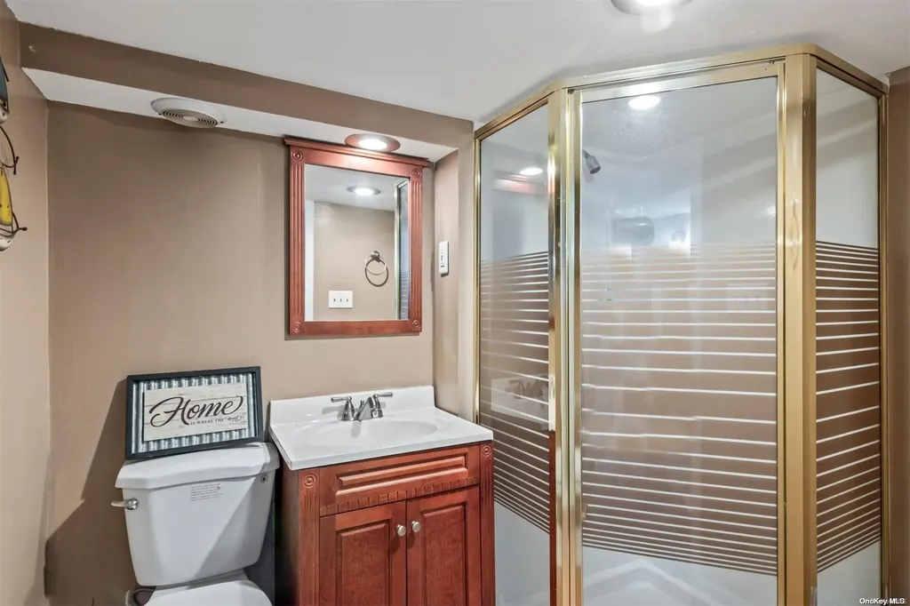 17 Overhill Road Shoreham NY 11786