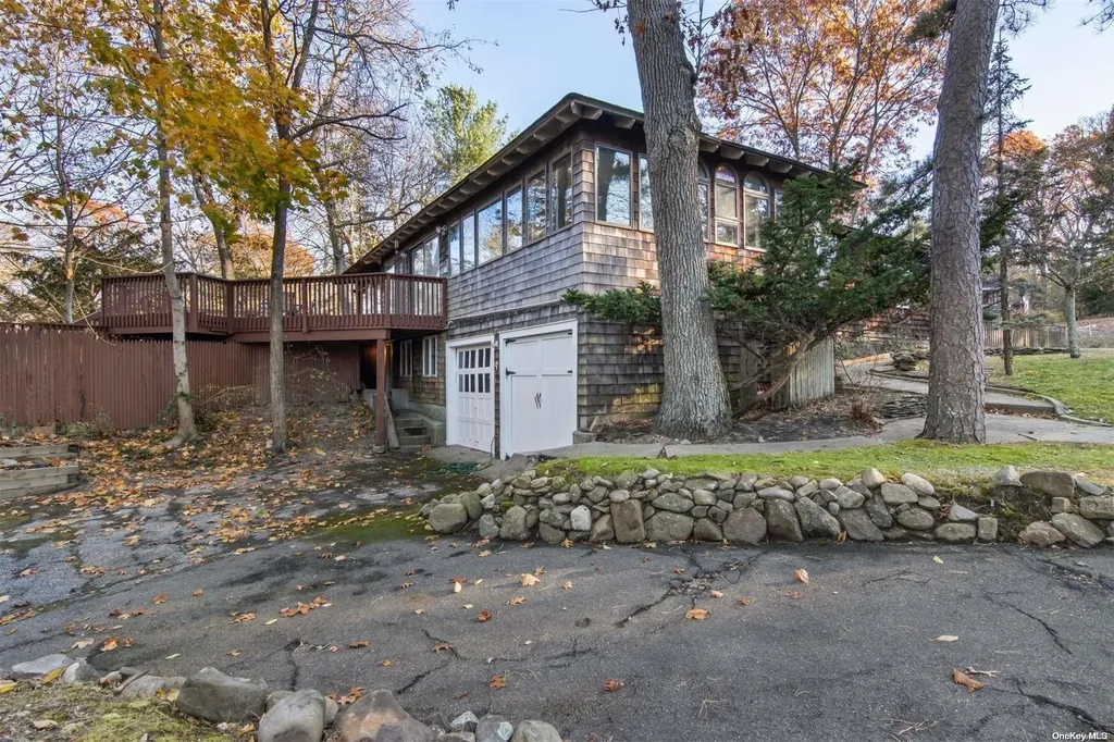 17 Overhill Road Shoreham NY 11786