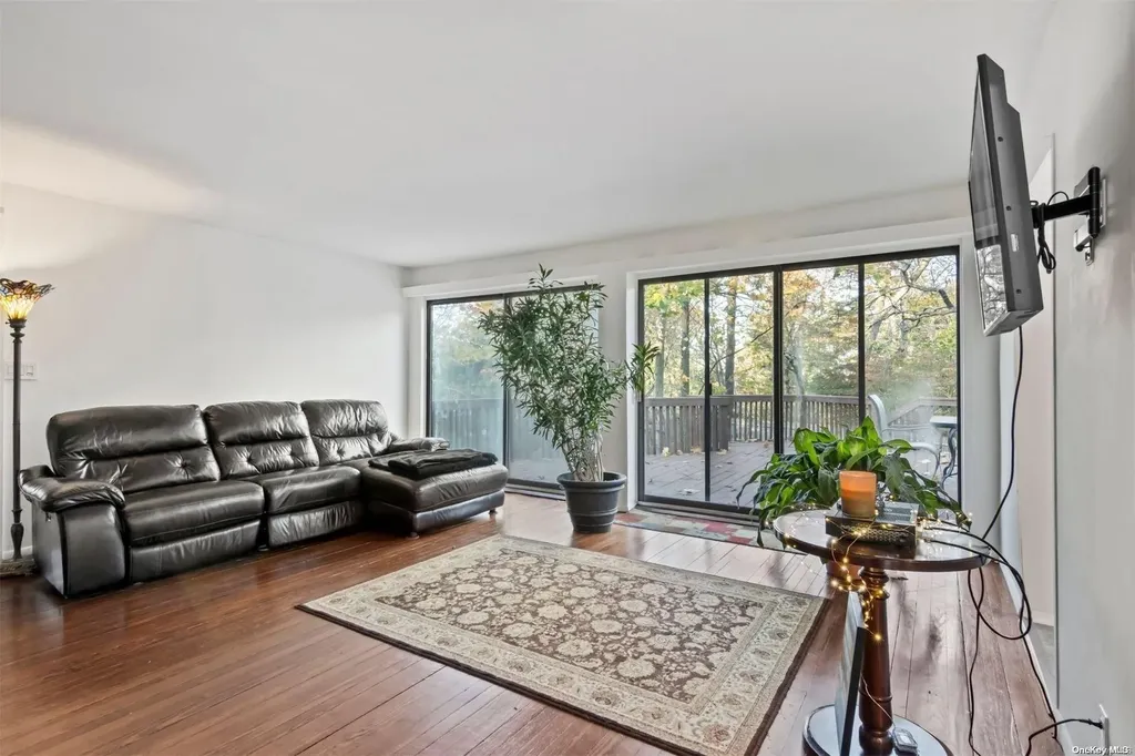 17 Overhill Road Shoreham NY 11786