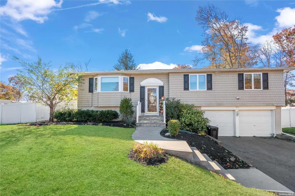 22 Ronde Drive Commack NY 11725