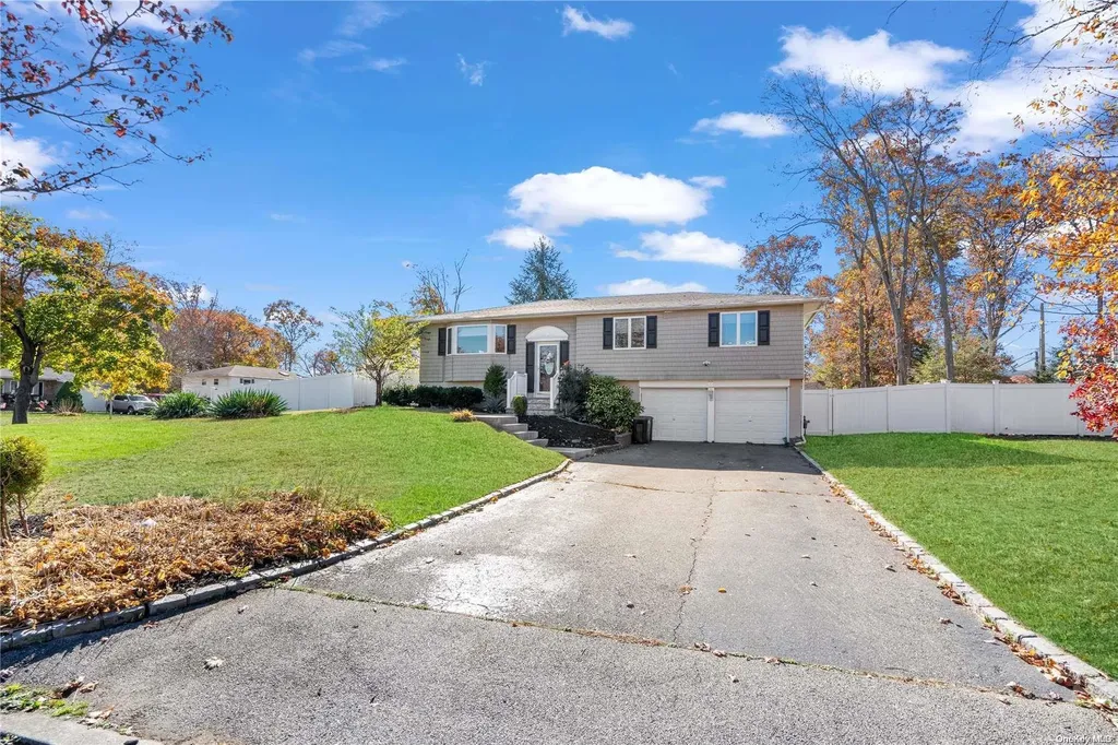 22 Ronde Drive Commack NY 11725