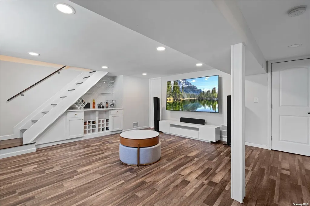 22 Ronde Drive Commack NY 11725