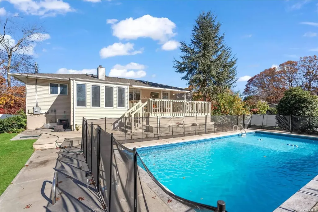 22 Ronde Drive Commack NY 11725