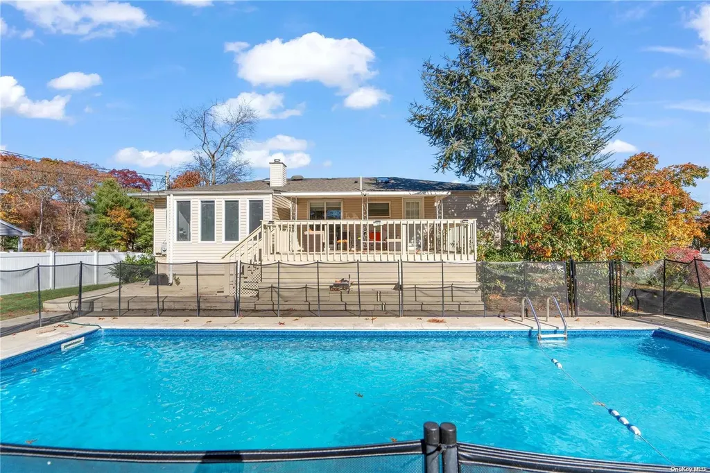 22 Ronde Drive Commack NY 11725