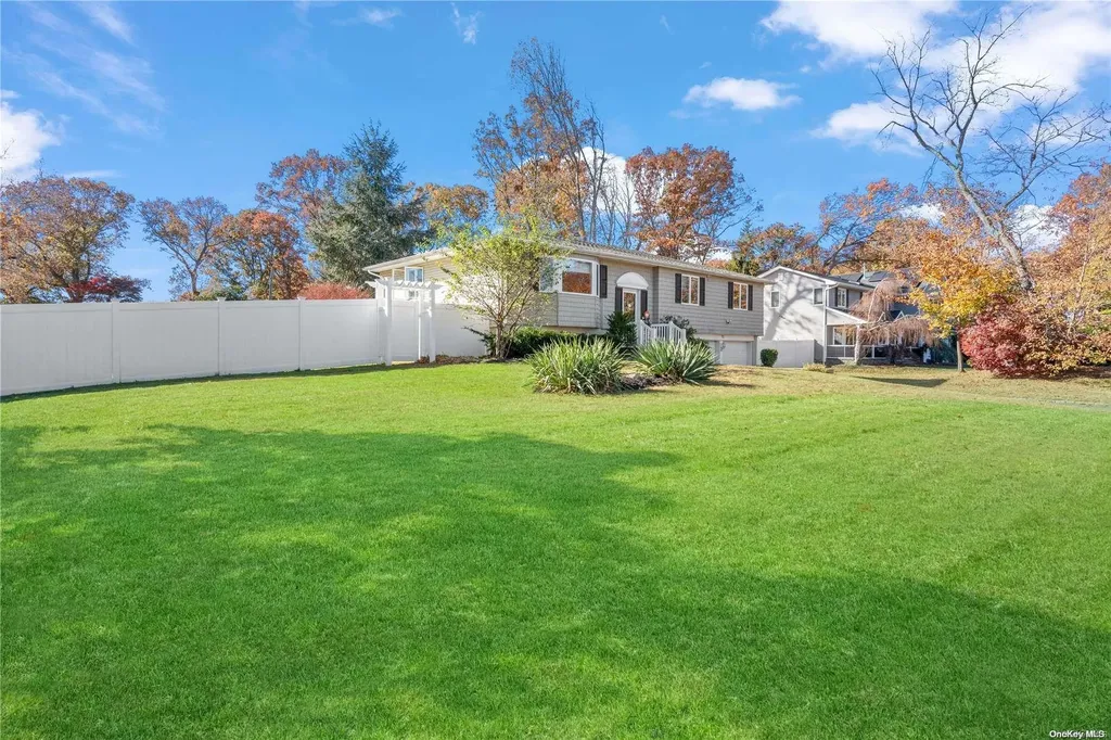 22 Ronde Drive Commack NY 11725