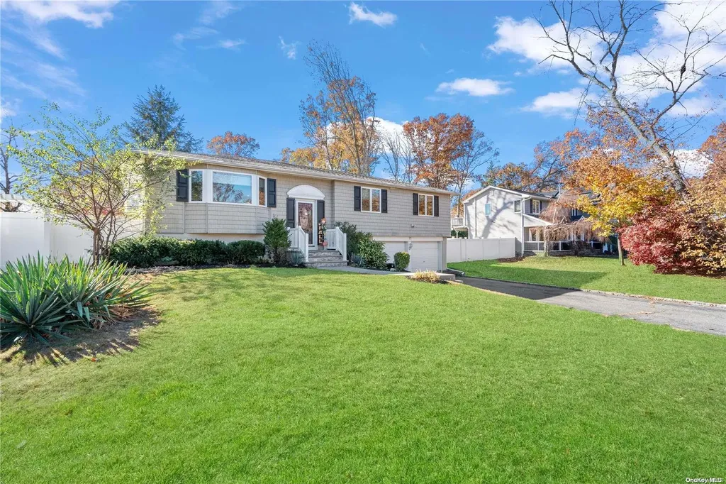 22 Ronde Drive Commack NY 11725