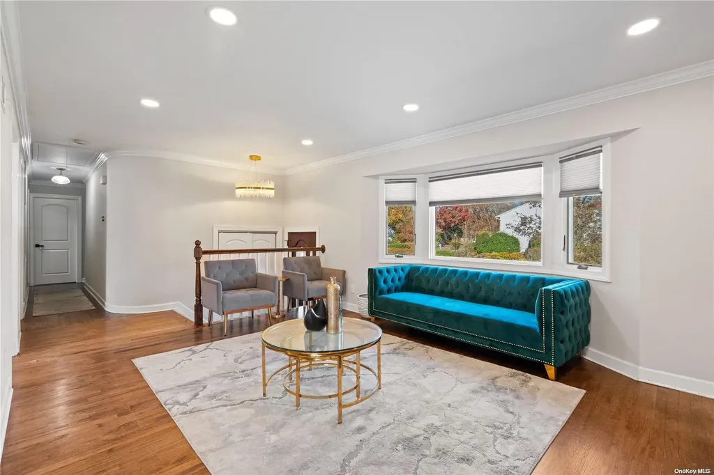 22 Ronde Drive Commack NY 11725