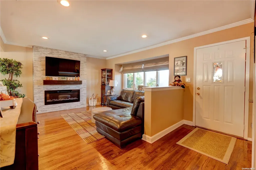 20 Gates Avenue Plainview NY 11803