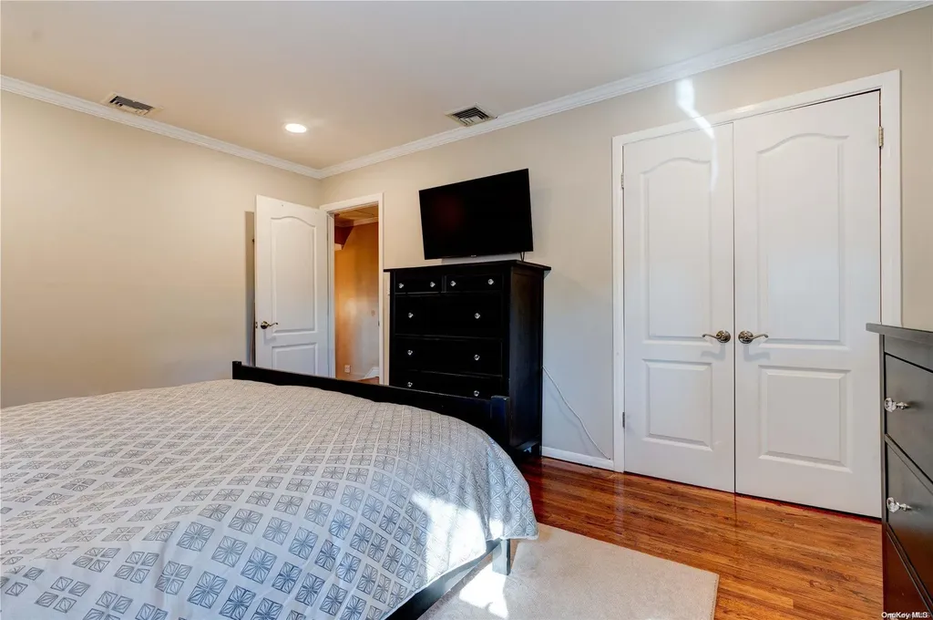 20 Gates Avenue Plainview NY 11803