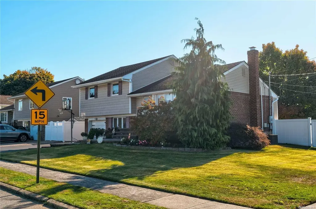 20 Gates Avenue Plainview NY 11803