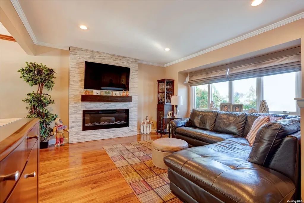 20 Gates Avenue Plainview NY 11803